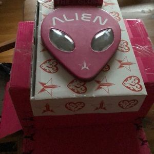 Jeffree Star Alien Pallet